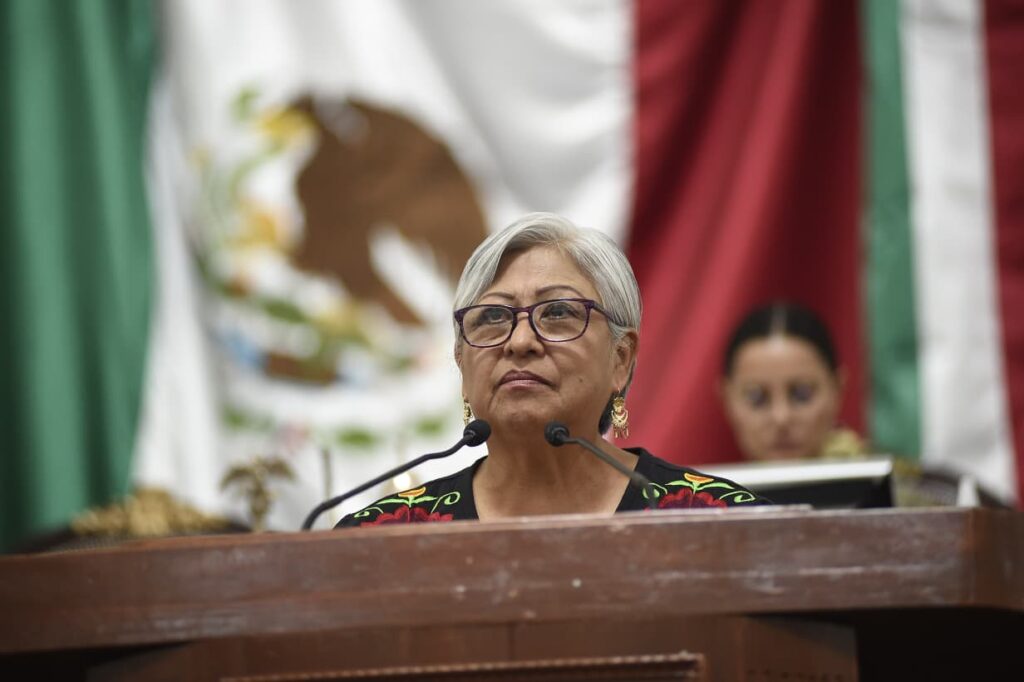 Trato digno y entornos laborales seguros para el personal al servicio de la educación, impulsa la diputada Juana María Juárez