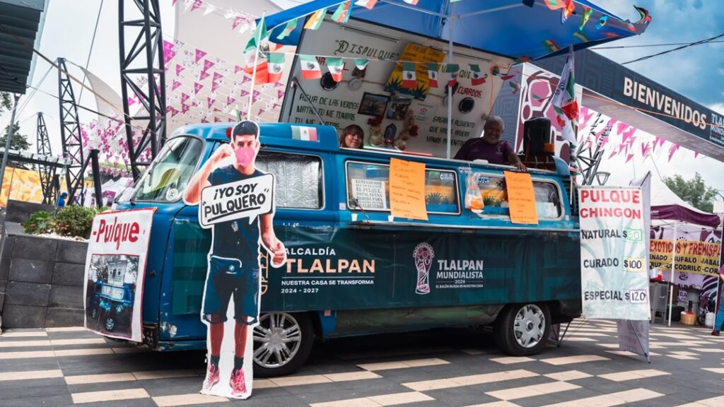 Los aromas y el colorido de diversas salsas dieron vida este viernes a la Plaza del Bolero, donde autoridades de la Alcaldía Tlalpan, en representación de la alcaldesa Gaby Osorio, inauguraron el Festival Taquero 2026, una de las actividades más esperadas de Tlalpan Mundialista y de “El Fin Más Padre”, la programación especial con la que la demarcación celebrará el Día del Padre durante este fin de semana.